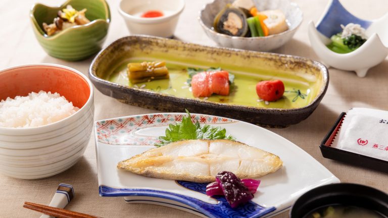 Breakfast (Japanese Set Meal)-Rice and Miso soup can be refilled with delicious side dishes and Koshihikari rice from Niigata2