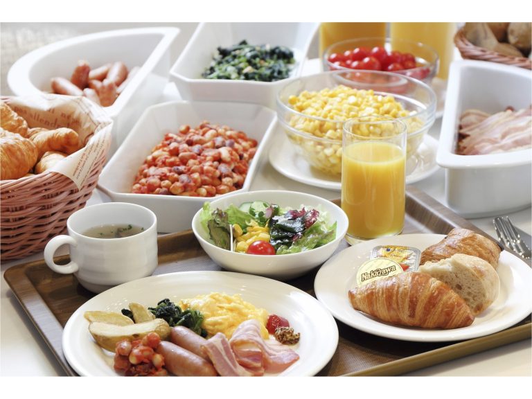 Breakfast 6:30-10:00 (9:45 last order)