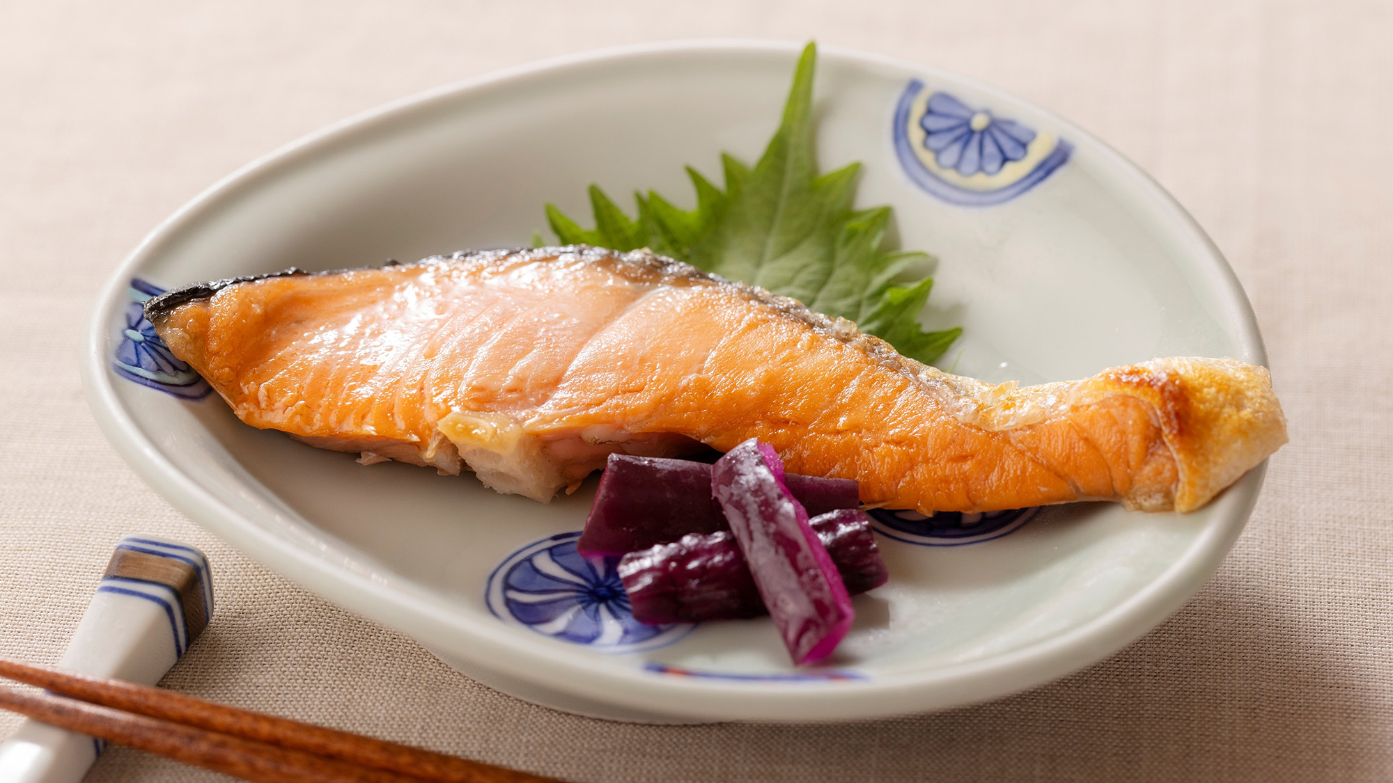 朝食（和定食）ご飯と味噌汁はお代わり自由美味しいおかずと新潟のコシヒカリをご用意7