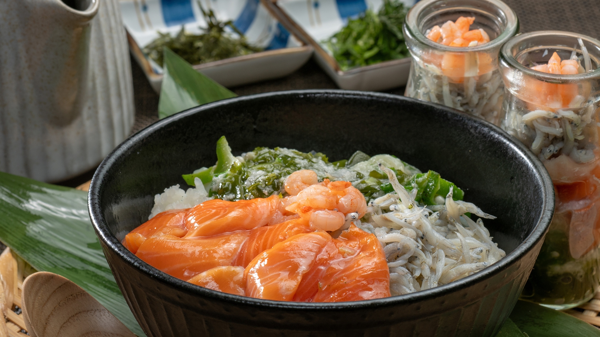 【朝食ビュッフェ】名物「ワシン丼」は、みやぎサーモン他山海の幸がたっぷり♪熱々ごはんにのっけてどうぞ