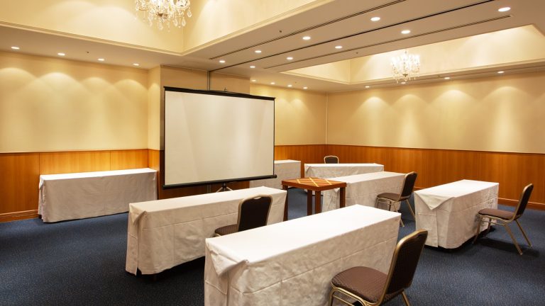 [Conference Room] This space is also available for meetings and conferences. Please feel free to Contact us4