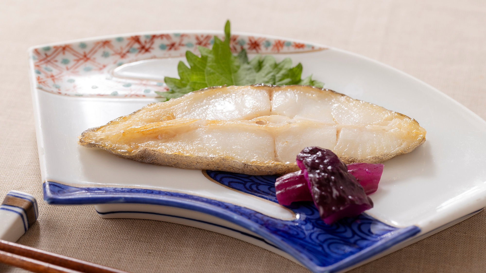朝食（和定食）ご飯と味噌汁はお代わり自由美味しいおかずと新潟のコシヒカリをご用意8
