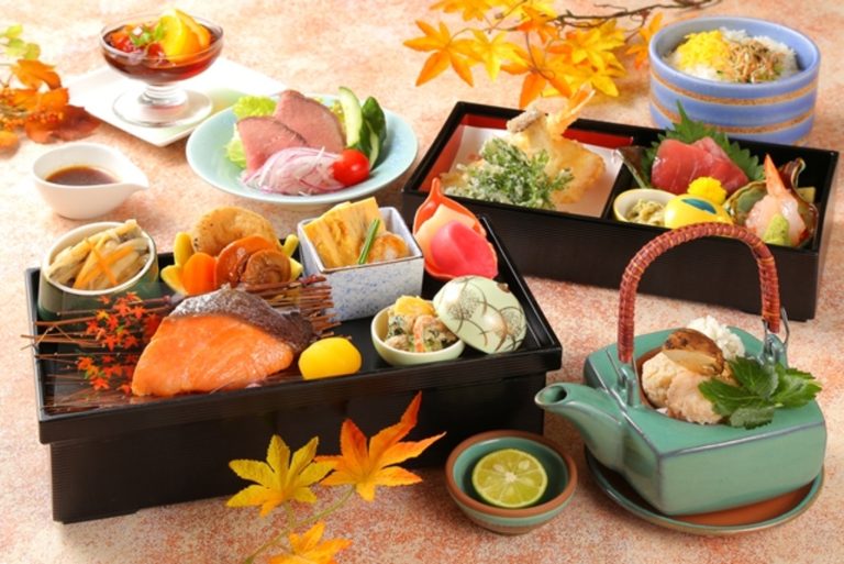 Two-Tier Kaiseki Bento (October–November)
