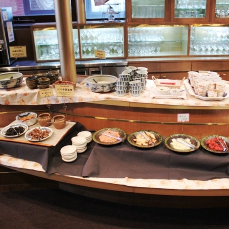 Gaslight: Breakfast Buffet Featuring a Wide Selection of Local Dishes—7:00 a.m. to 10:00 a.m.