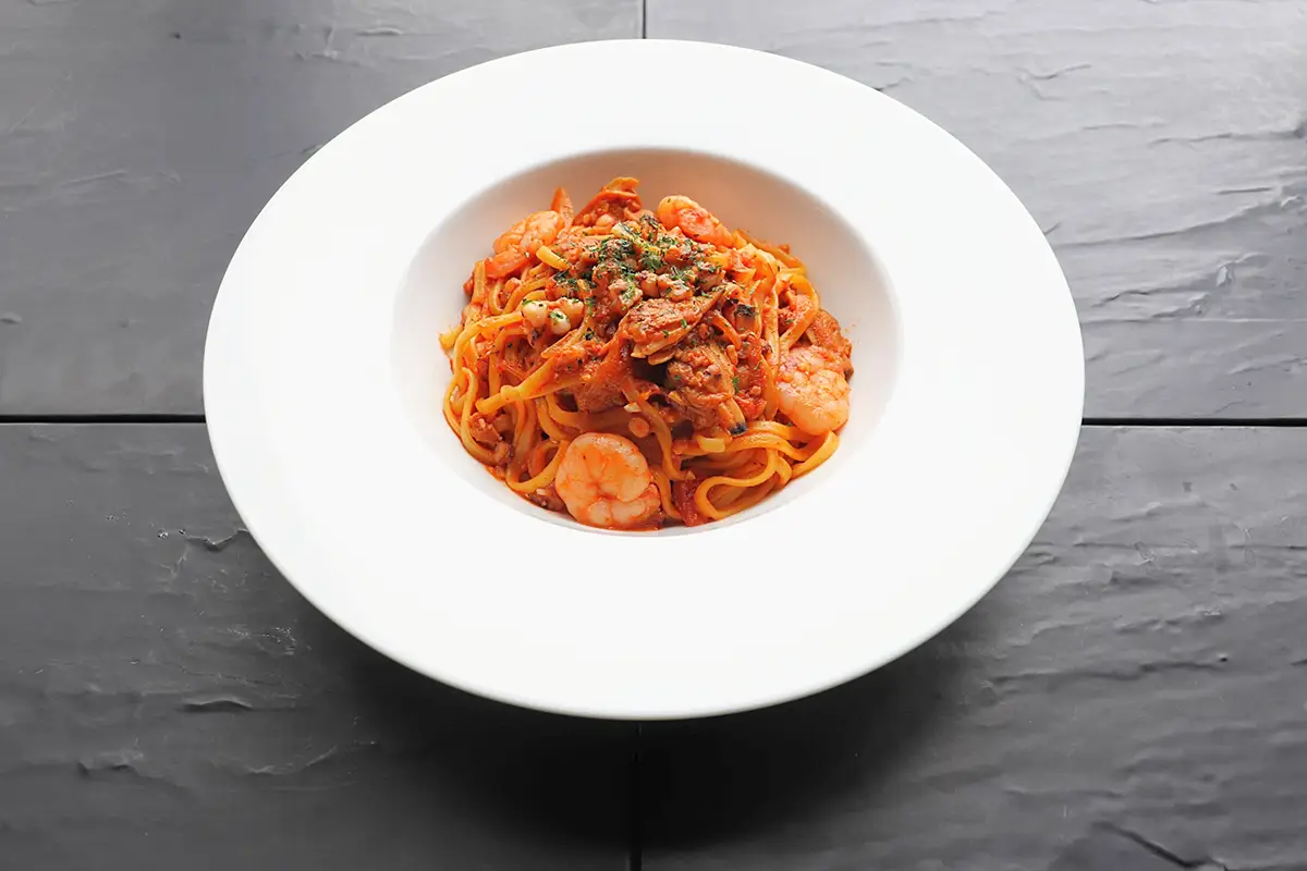 魚介のトマトクリームパスタ