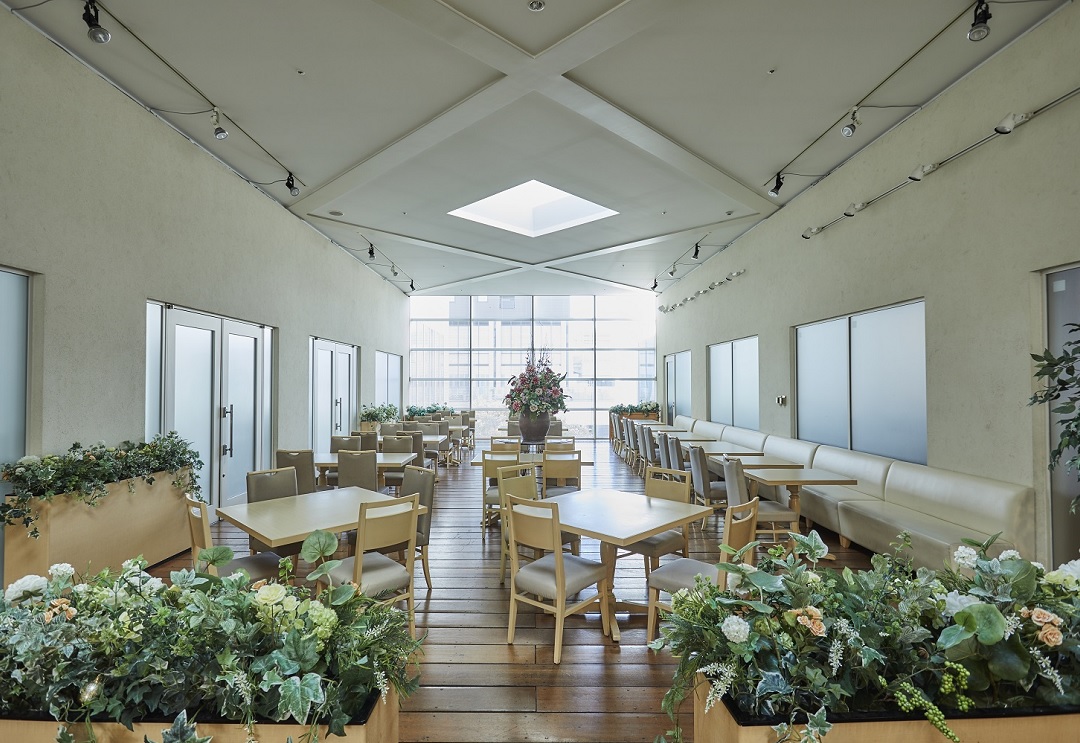 【昼食】団体ランチビュッフェ<BR>屋内テラス席 貸切（25名以上60名まで） サムネイル