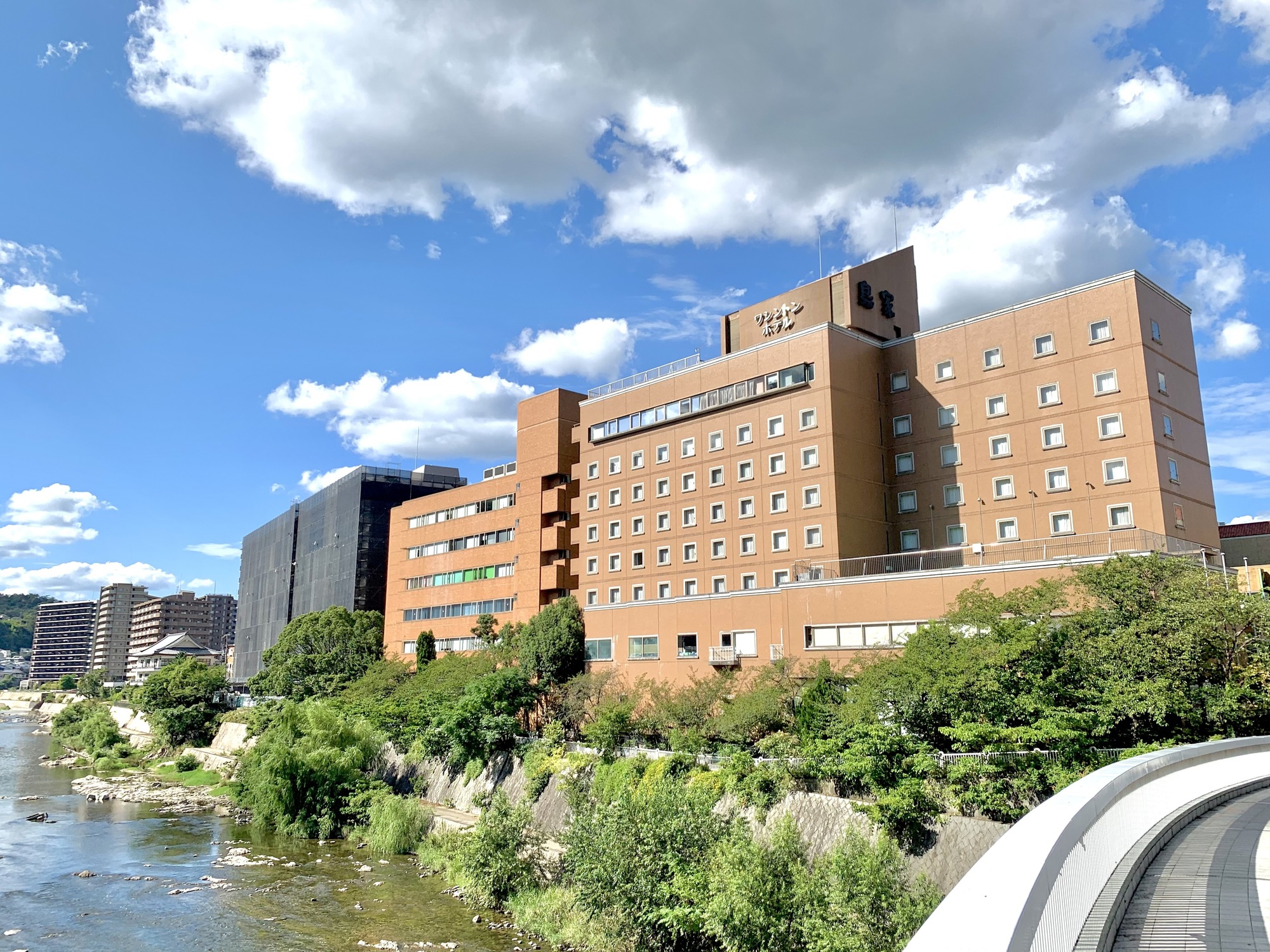 宝塚ワシントンホテル全景