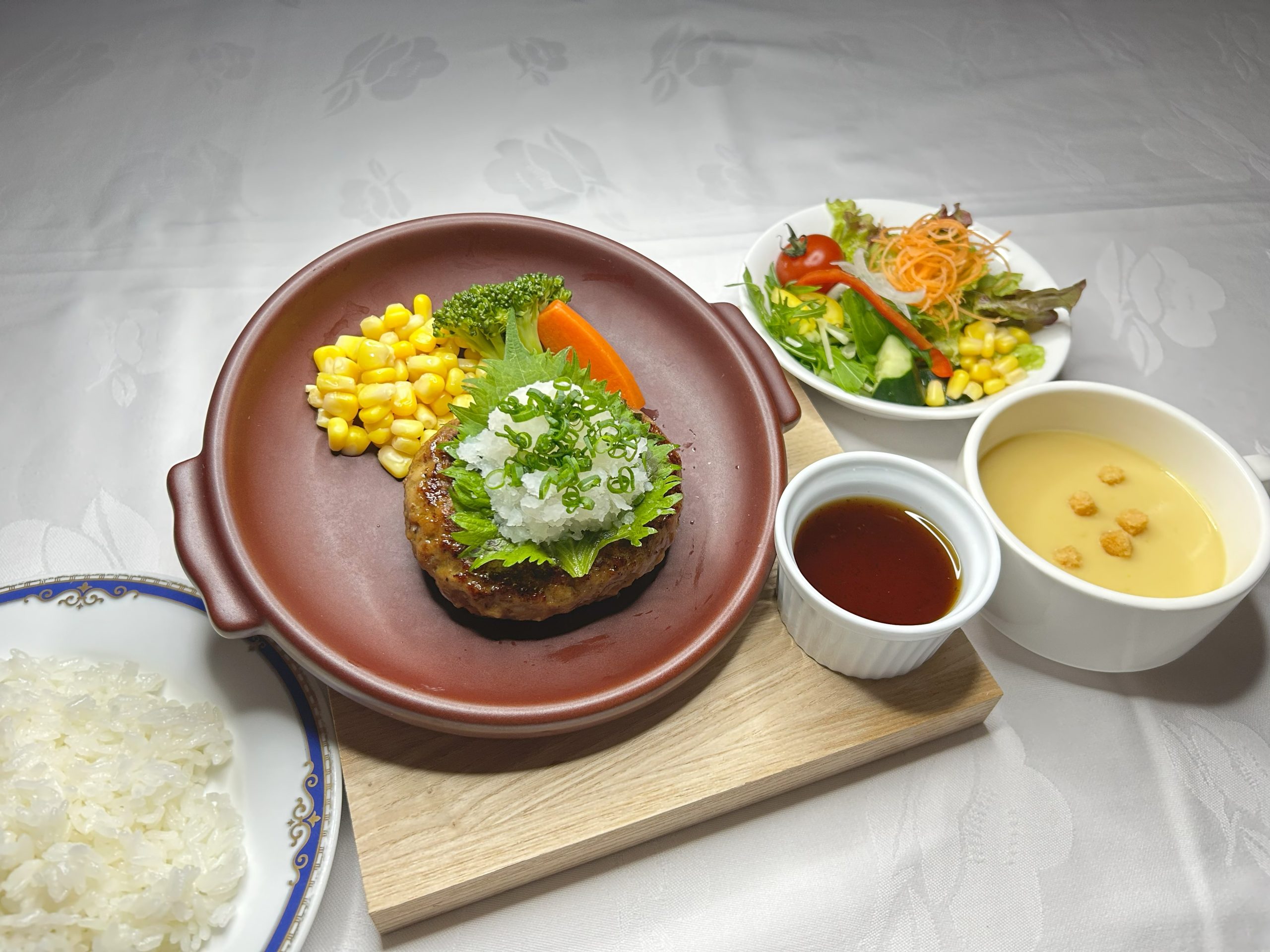 ハンバーグ～大葉とおろしの和風仕立て～ サムネイル